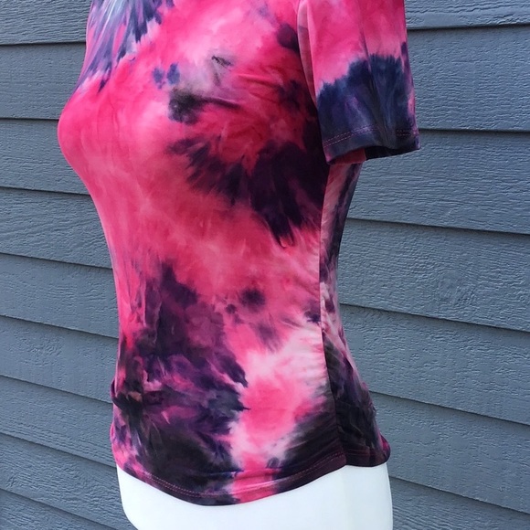 Tie Dye Tee Ruched Sides - Picture 3 of 12
